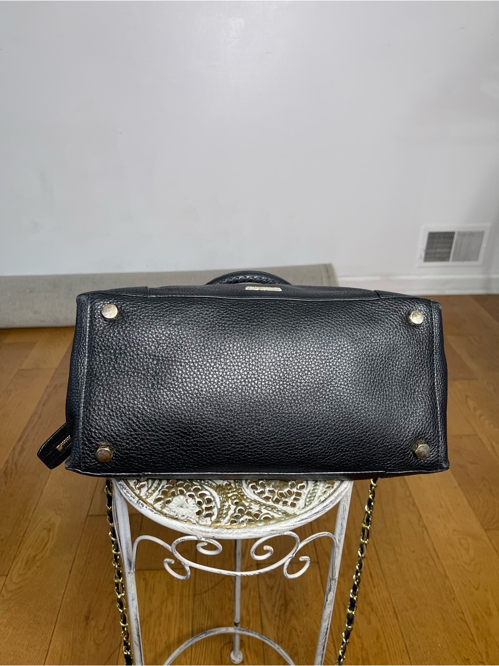 Rebecca Minkoff Black Leather Shoulder Bag with Gold Chain - Picture 4 of 9